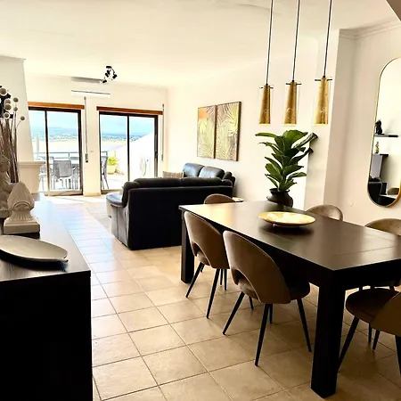 Live The Life Duplex Just 3 Minutes From The Ocean アパート サン・マルティーニョ・ド・ポルト