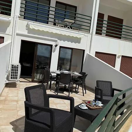Live The Life Duplex Just 3 Minutes From The Ocean アパート サン・マルティーニョ・ド・ポルト
