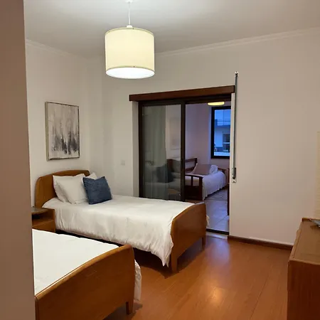 Live The Life Duplex Just 3 Minutes From The Ocean サン・マルティーニョ・ド・ポルト