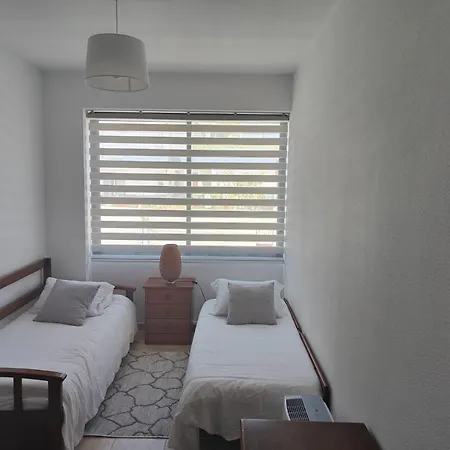 Live The Life Duplex Just 3 Minutes From The Ocean サン・マルティーニョ・ド・ポルト